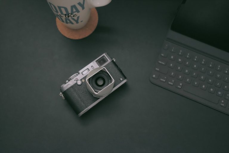 Tech Gadgets and the Psychology of Consumer Behavior: How Devices Influence Our Lives